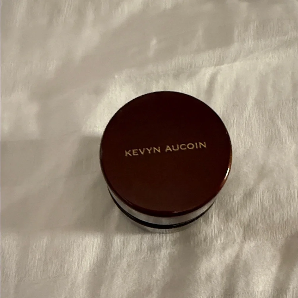 Kevyn Aucoin sensual skin enhancer shade sx 16 like new